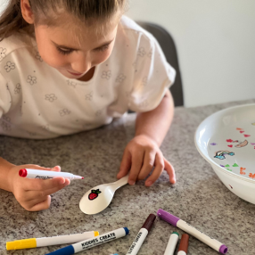 FloatiArt™ – Le kit magique pour faire flotter les dessins d’un simple geste